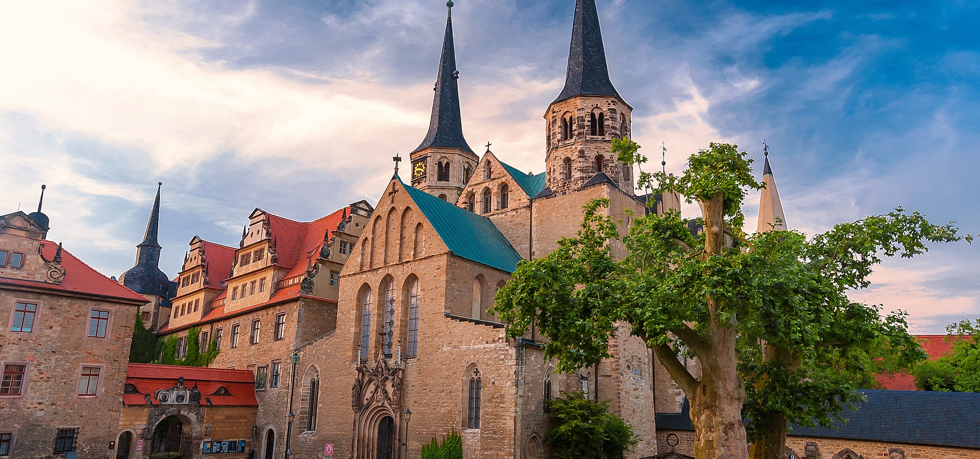 Abenddämmerung am Dom von Merseburg an der Saale, Sachsen-Anhalt