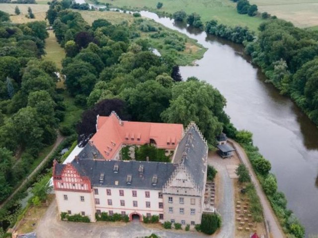 L_110.Schloss.Trebsen (1).jpg